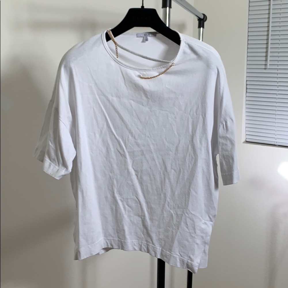 Whit oversize shirt